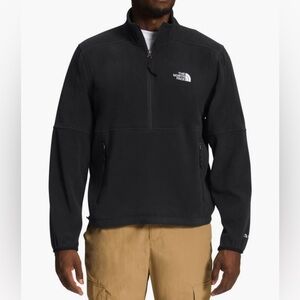 The north face Polartec half zip jacket color black///small and size medium Mens
